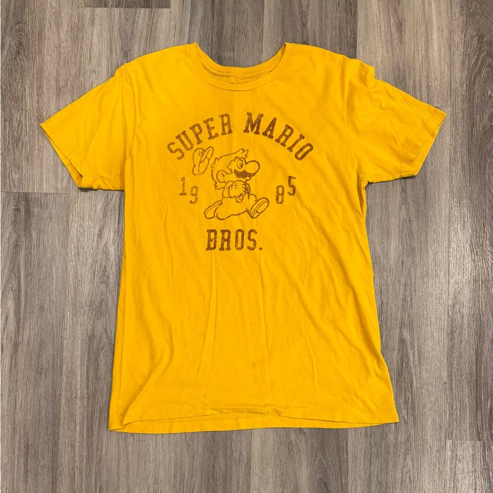 Nintendo Super Mario Bros. Graphic Tee - Yellow